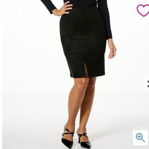 Jaclyn Smith Faux Suede Seamed Pencil Skirt
SIZE 4 Black NWT